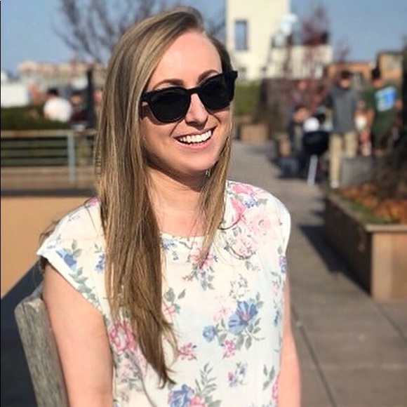 Meet your Posher, Alison - Picture 2 of 7